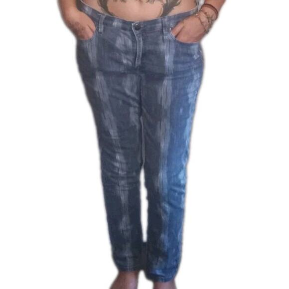 VTG Calvin Klein Blue Medium to Light Acid Wash Pattern Ultimate Skinny Jean 14 - Picture 1 of 4